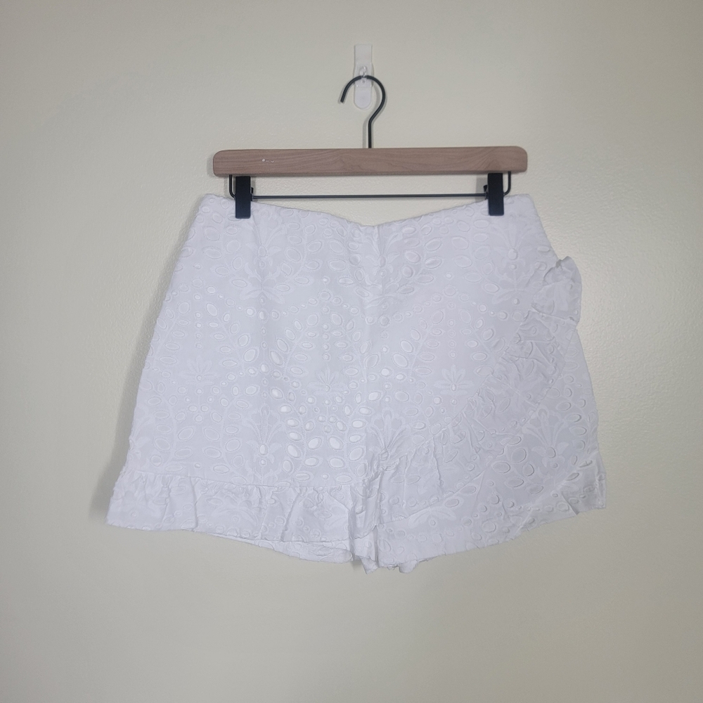 NWT Lilly Pulitzer Faye Skort Resort White Large Petal Eyelet Size 8 - Picture 3 of 7